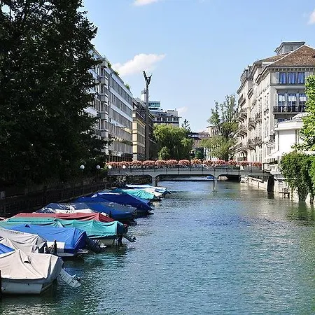 Riverside Maisonette Paradeplatz Hotel *